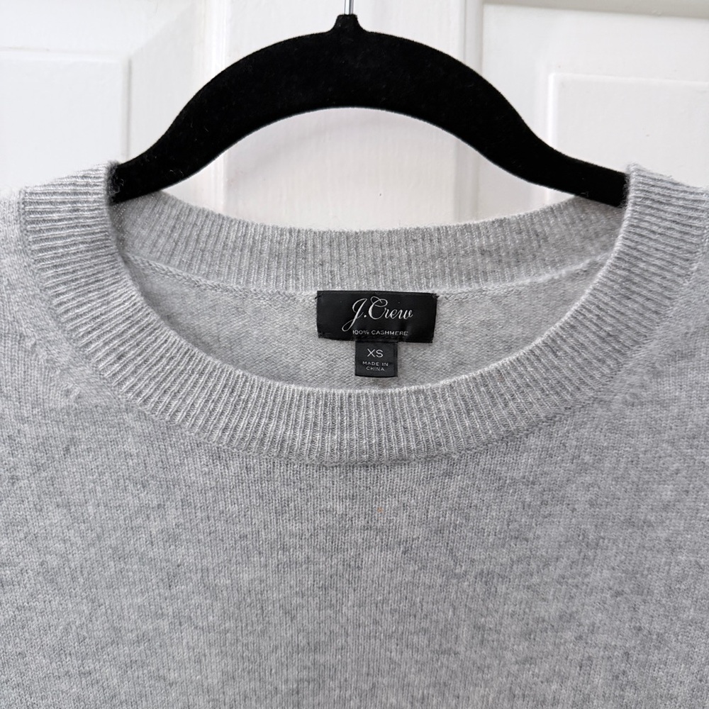 J. Crew Women’s Light Gray Cashmere Crewneck Sweater
